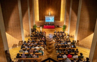 Conferencia ¿Y después de Franco qué?: Una historia de la transición española al alcance del gran público (1975-1982)