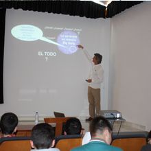 Conferencia de Juan Fernández Macarrón y observación astronómica con telescopio